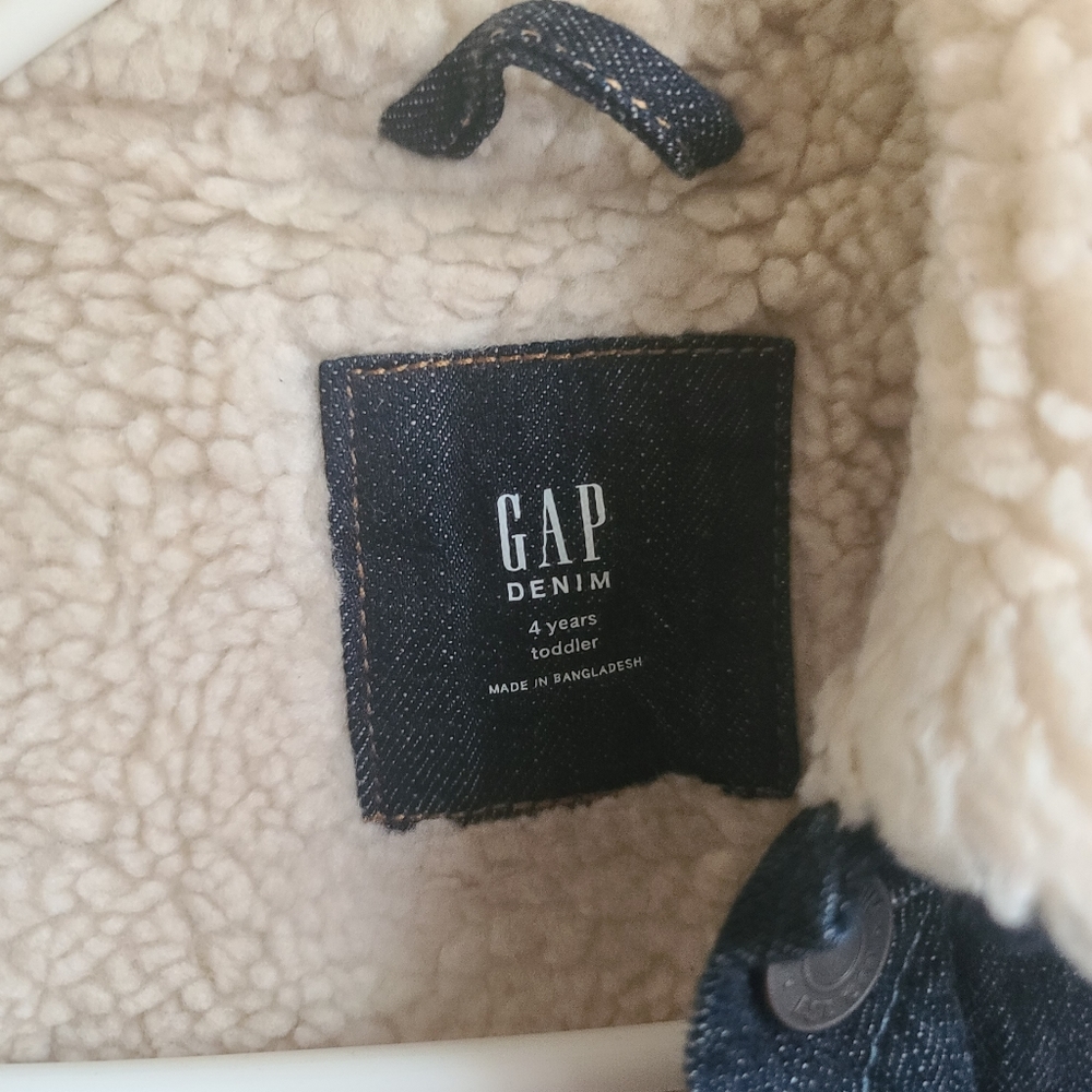 NWOT Gap Kids Sherpa Lined Denim Jacket Size 4 Years - Picture 4 of 7